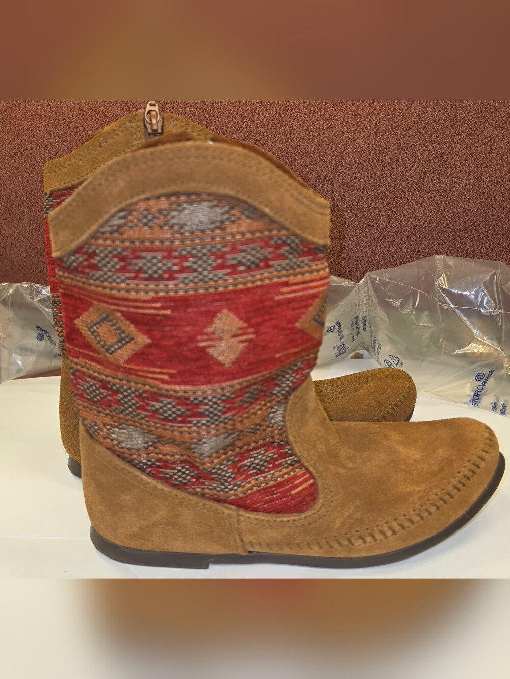 Minnetonka Aztec Short Boots Size 8 Baja Moccasin